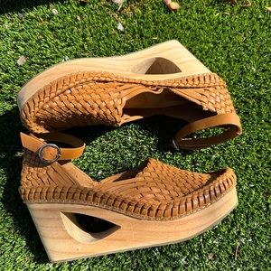 Free People Camel leather closed toe clog size 41